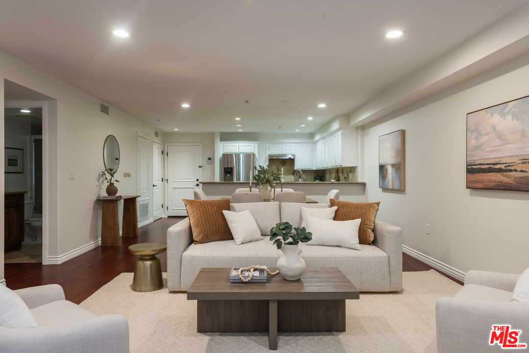 Property photo for 4733 Elmwood Ave, #102, Los Angeles, CA