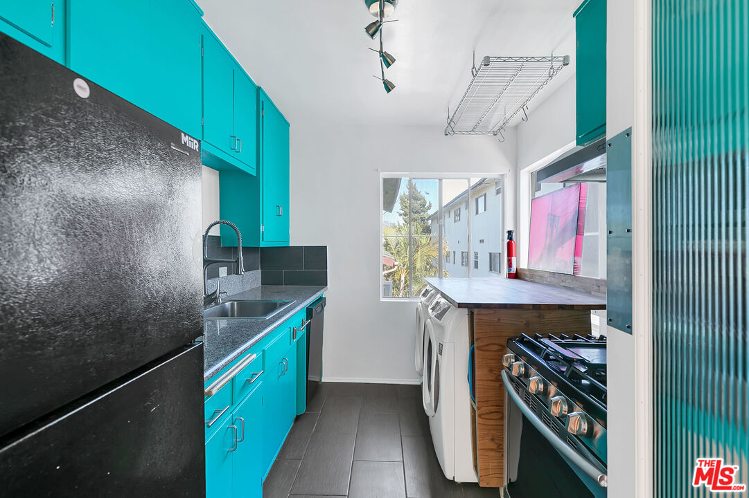 Property photo for 1915 S Shenandoah St, #10, Los Angeles, CA