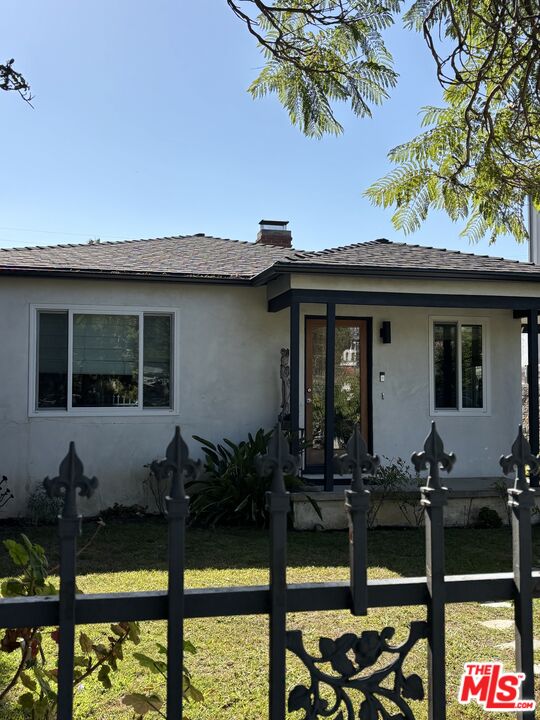 Property photo for 1022 Amoroso Pl, Venice, CA