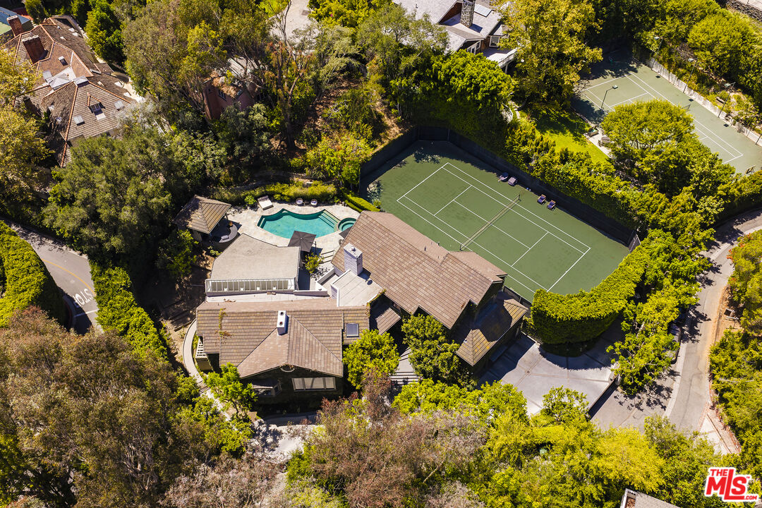 Property photo for 9910 Tower Ln, Los Angeles, CA