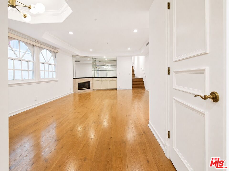 Property photo for 342 Palm Dr, #201, Beverly Hills, CA