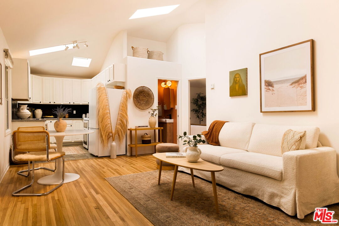 Property photo for 2134 Oak St, #1, Santa Monica, CA