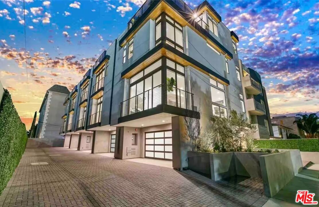 Property photo for 7584 W Skye Way, Los Angeles, CA