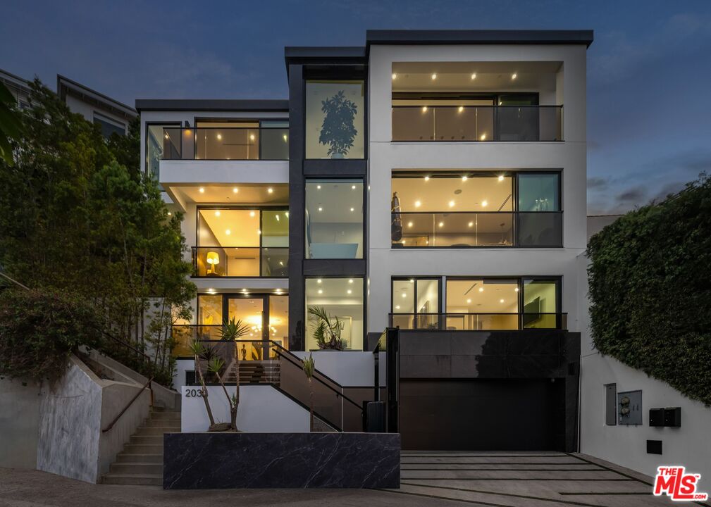 Property photo for 2033 Glencoe Way, Los Angeles, CA