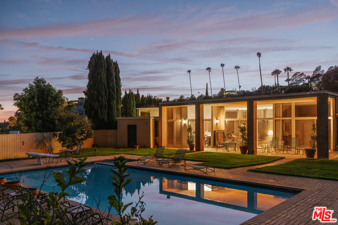 Property photo for 1058 N Hillcrest Rd, Beverly Hills, CA