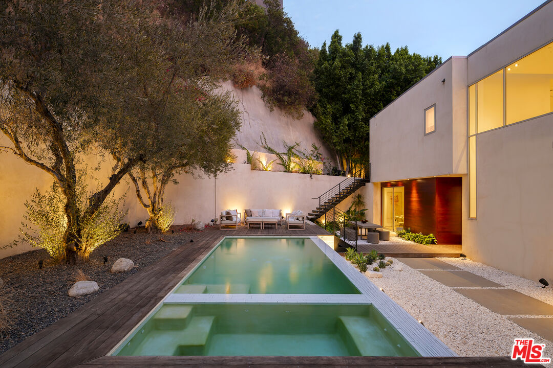 Property photo for 1700 Queens Ct, Los Angeles, CA