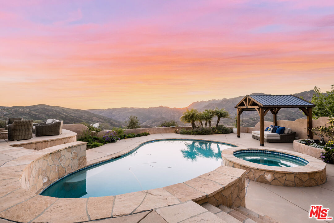 Property photo for 33310 Hassted DR, Malibu, CA