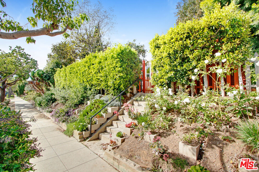 Property photo for 2227 Montana Ave, Santa Monica, CA