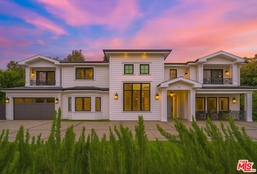 Property photo for 126 N Canyon View Dr, Los Angeles, CA