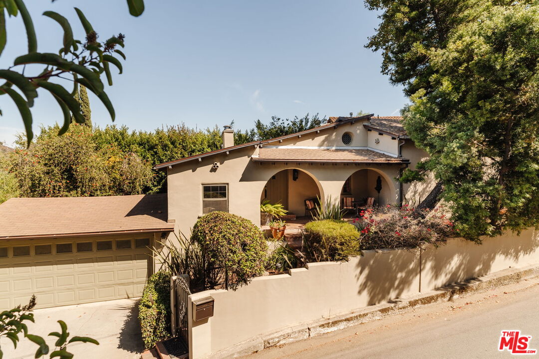 Property photo for 6812 Treasure Trl, Los Angeles, CA