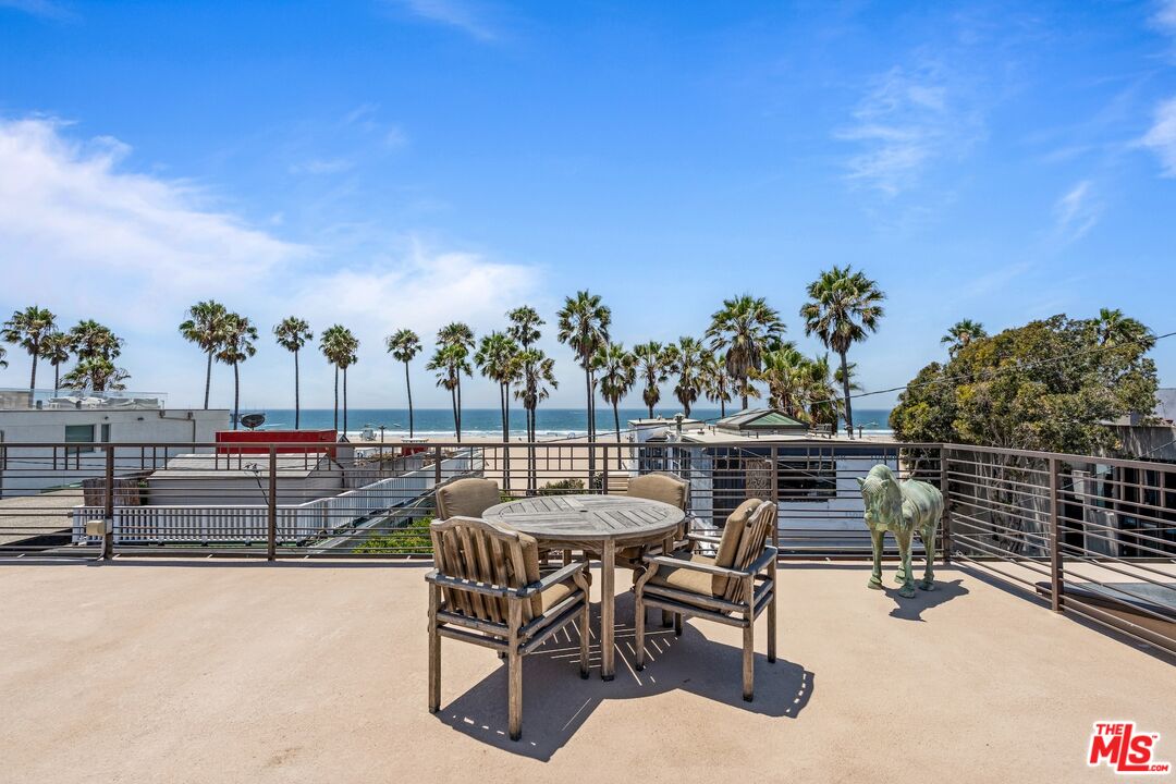 Property photo for 10 26th Ave, Los Angeles, CA