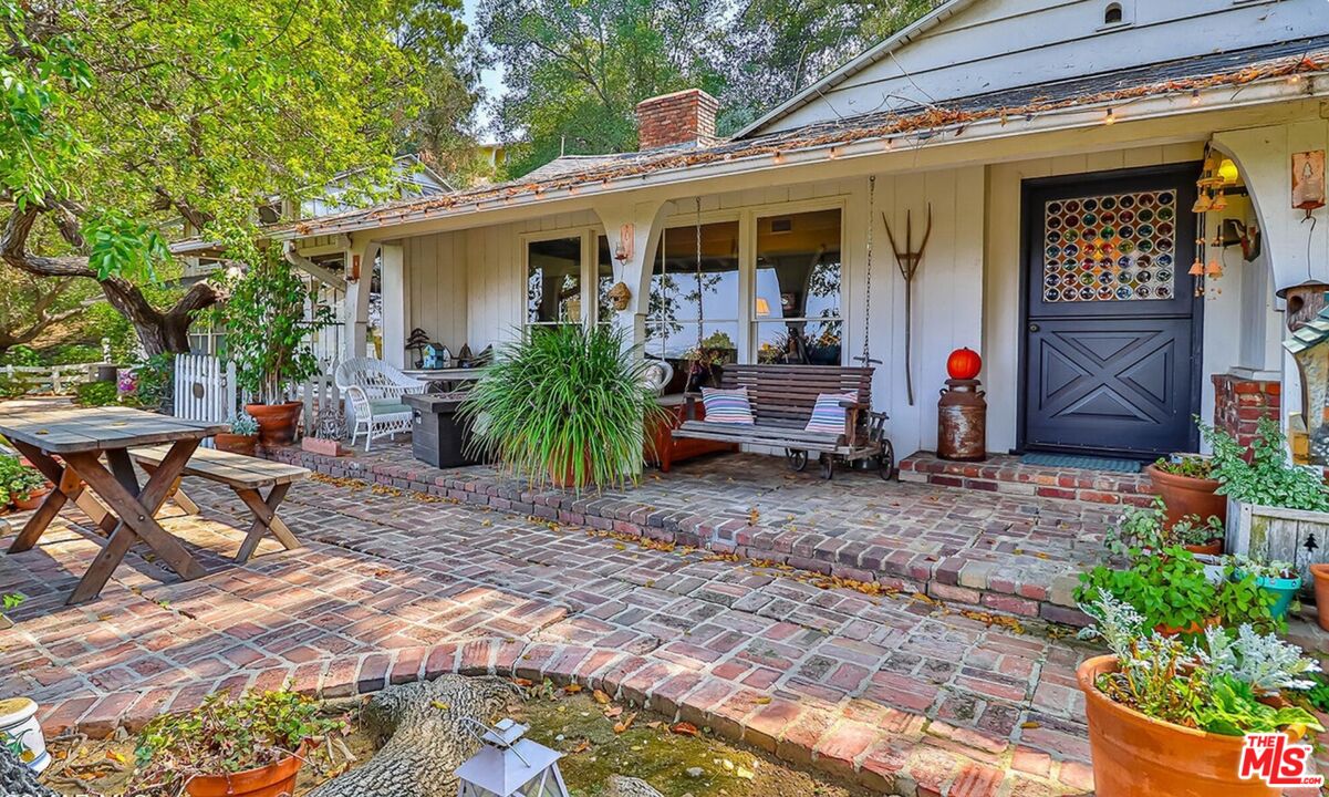 Property photo for 3583 Woodhill Canyon Rd, Los Angeles, CA