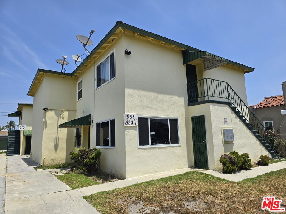 Property photo for 533 W 77th St, Los Angeles, CA