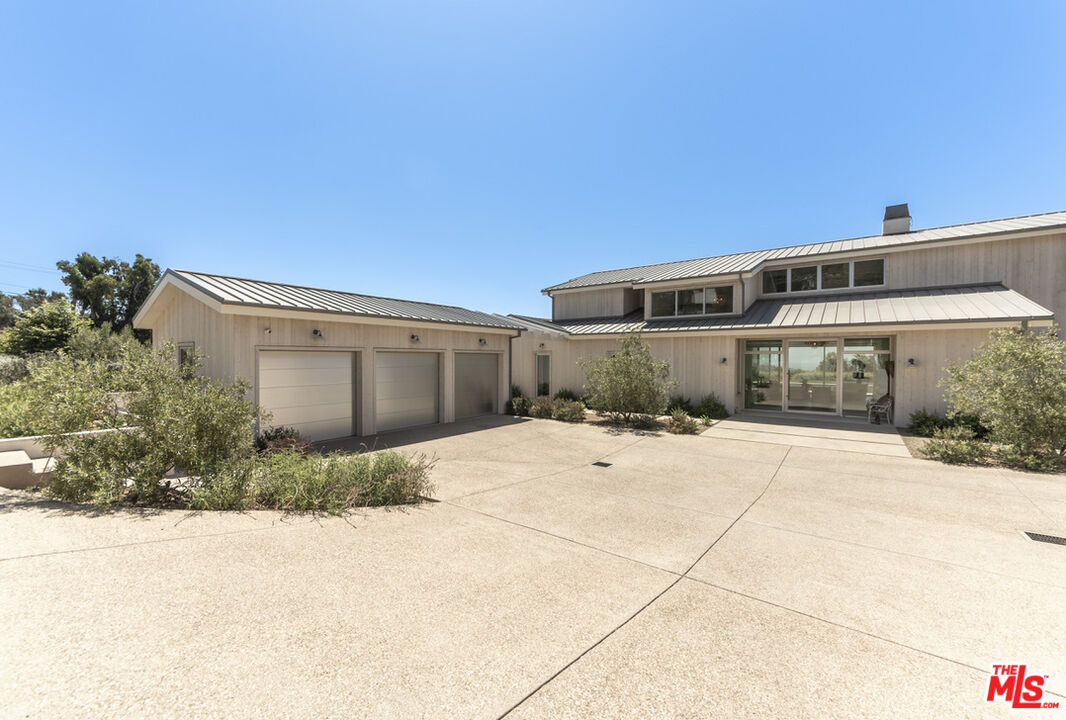Property photo for 29958 Harvester Rd, Malibu, CA