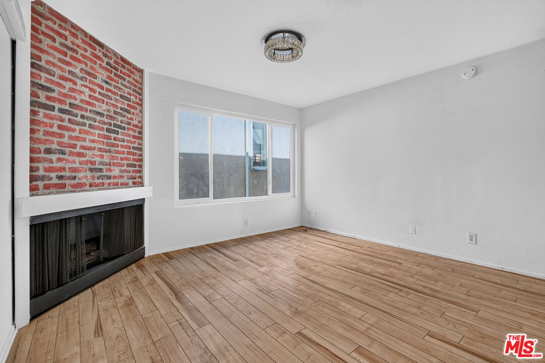 Property photo for 10 19th Ave, #4, Venice, CA