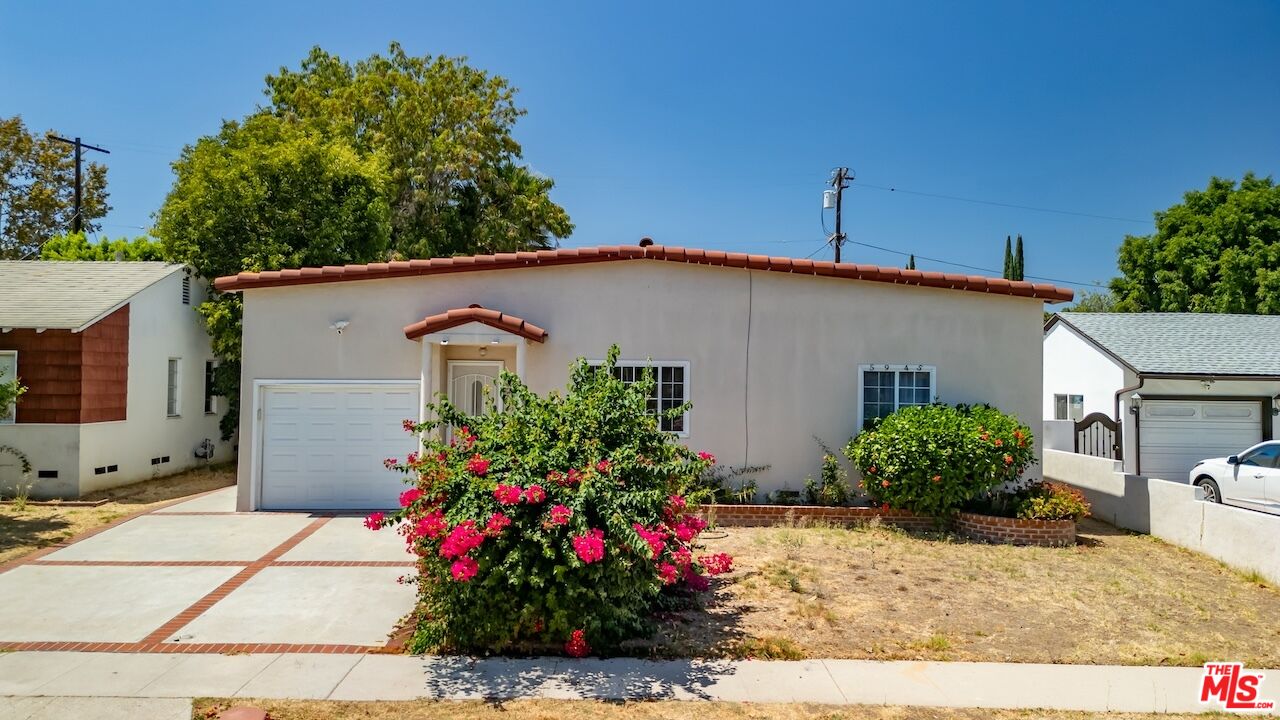 Property photo for 5945 Yarmouth Ave, Los Angeles, CA