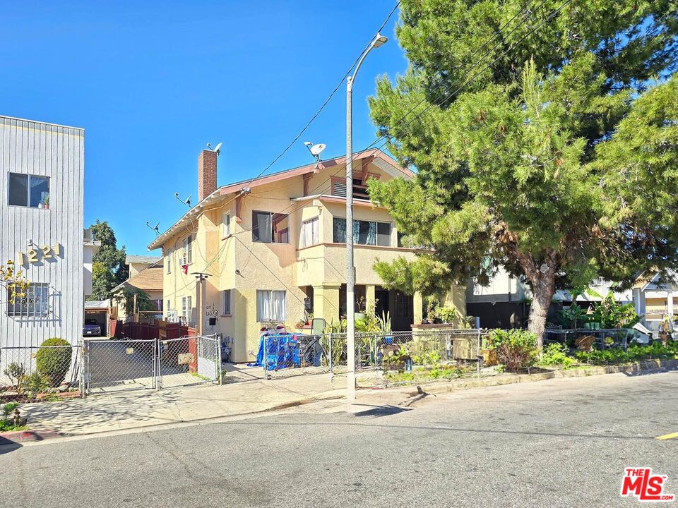 Property photo for 1215 Fedora St, Los Angeles, CA