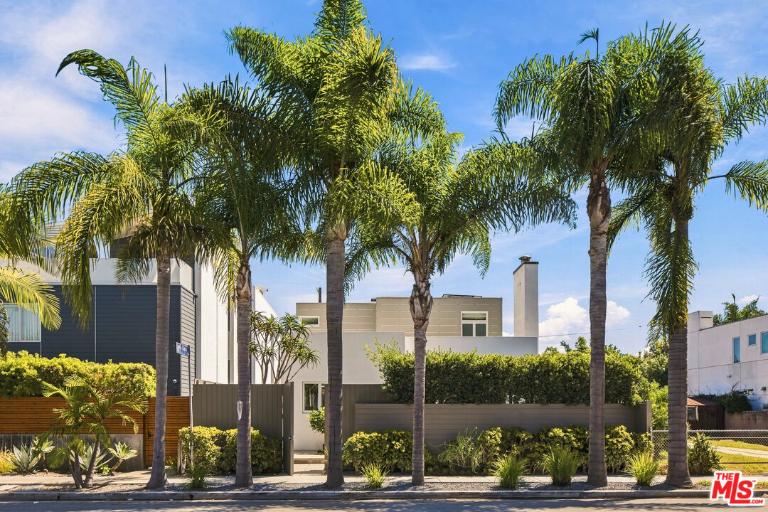 Property photo for 722 California Ave, Venice, CA