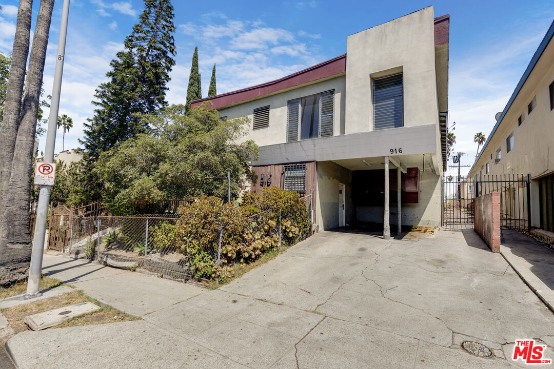 Property photo for 916 S Normandie Ave, Los Angeles, CA