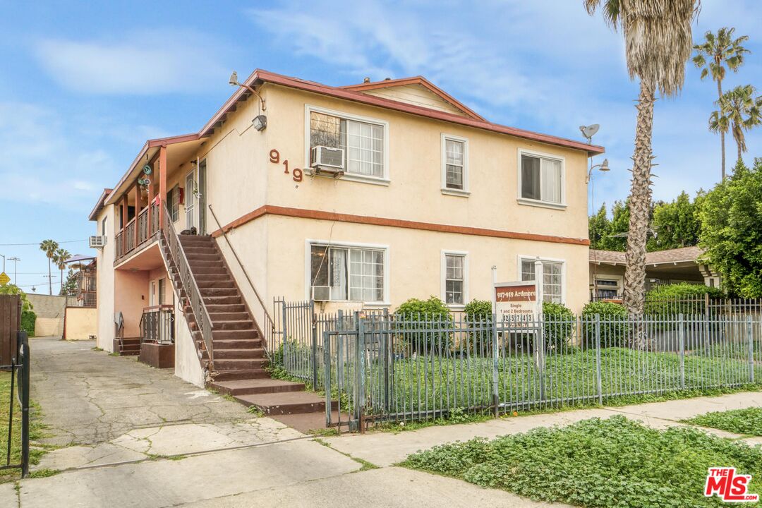 Property photo for 917 N Ardmore Ave, Los Angeles, CA