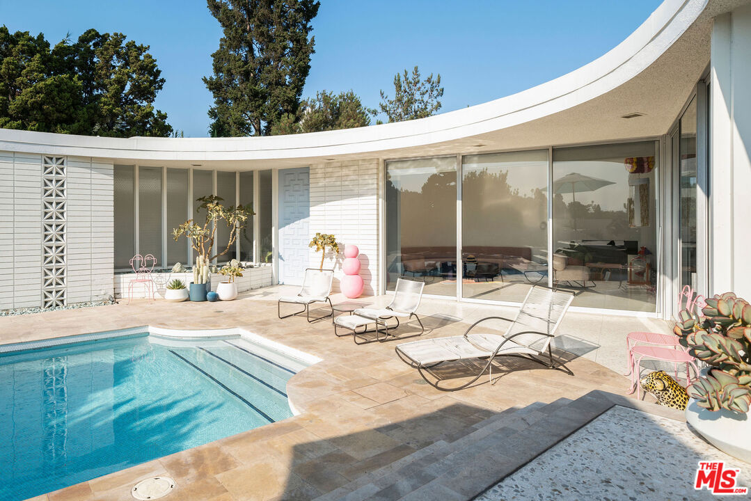 Property photo for 4575 Dundee Dr, Los Angeles, CA