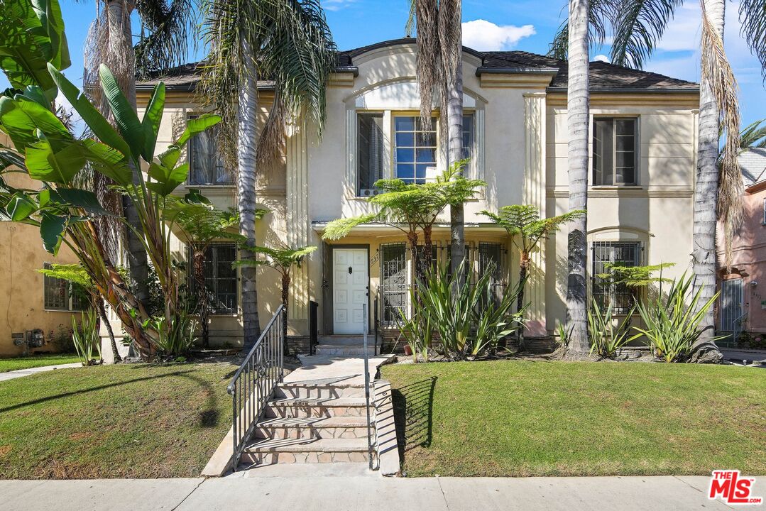 Property photo for 639 S Burnside Ave, Los Angeles, CA