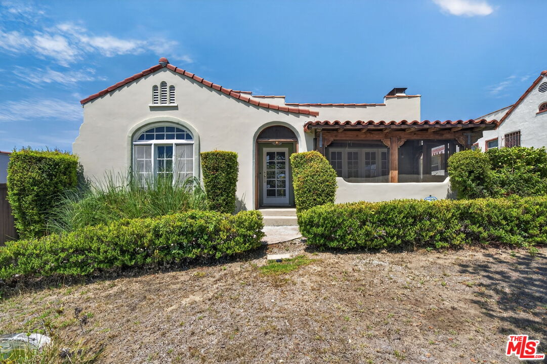 Property photo for 3217 Lowry Rd, Los Angeles, CA