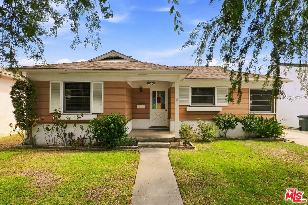 Property photo for 10860 Oregon Ave, Culver City, CA