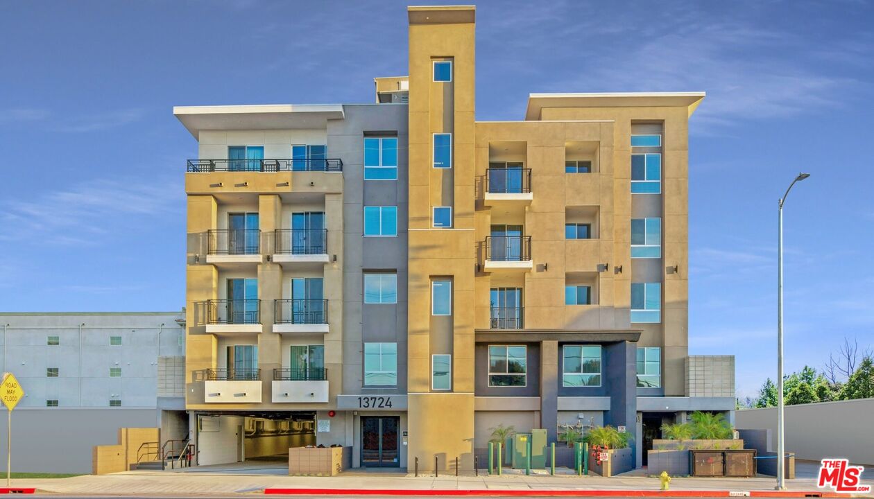 Property photo for 13724 Victory Blvd, Los Angeles, CA