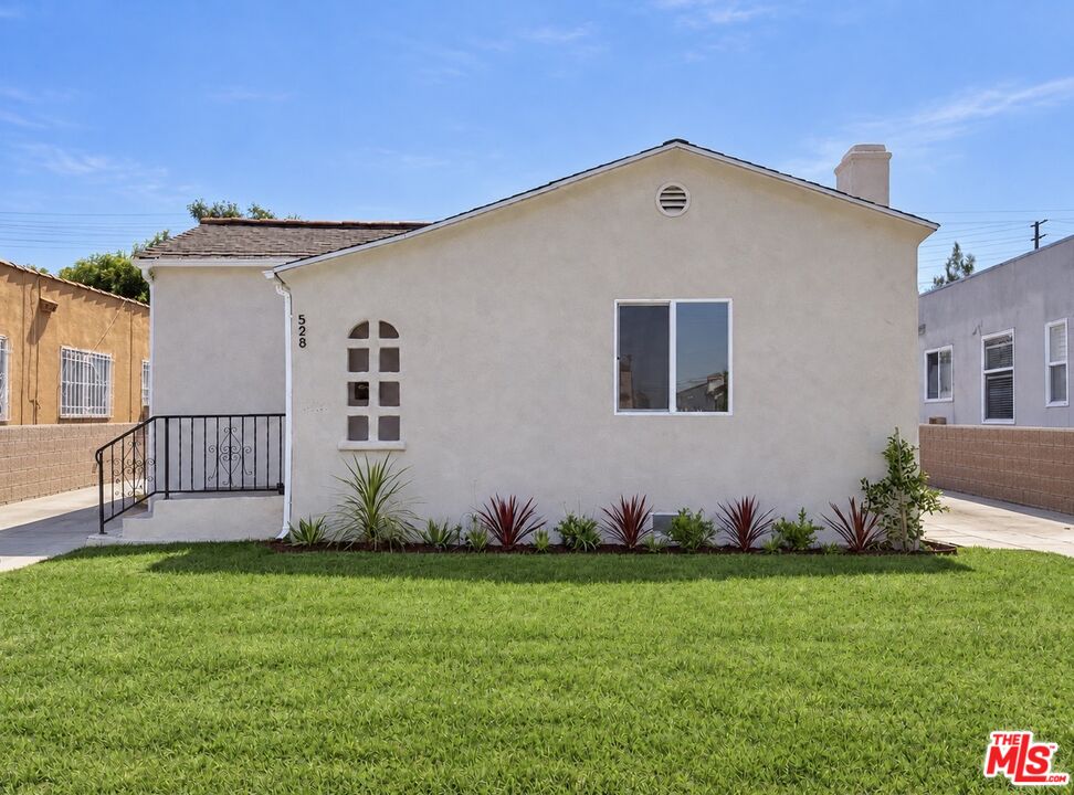 Property photo for 528 W 99th St, Los Angeles, CA