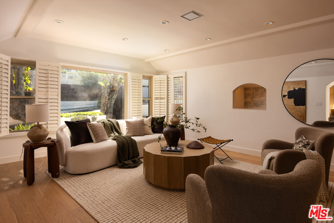 Property photo for 1807 Cochran Pl, Los Angeles, CA