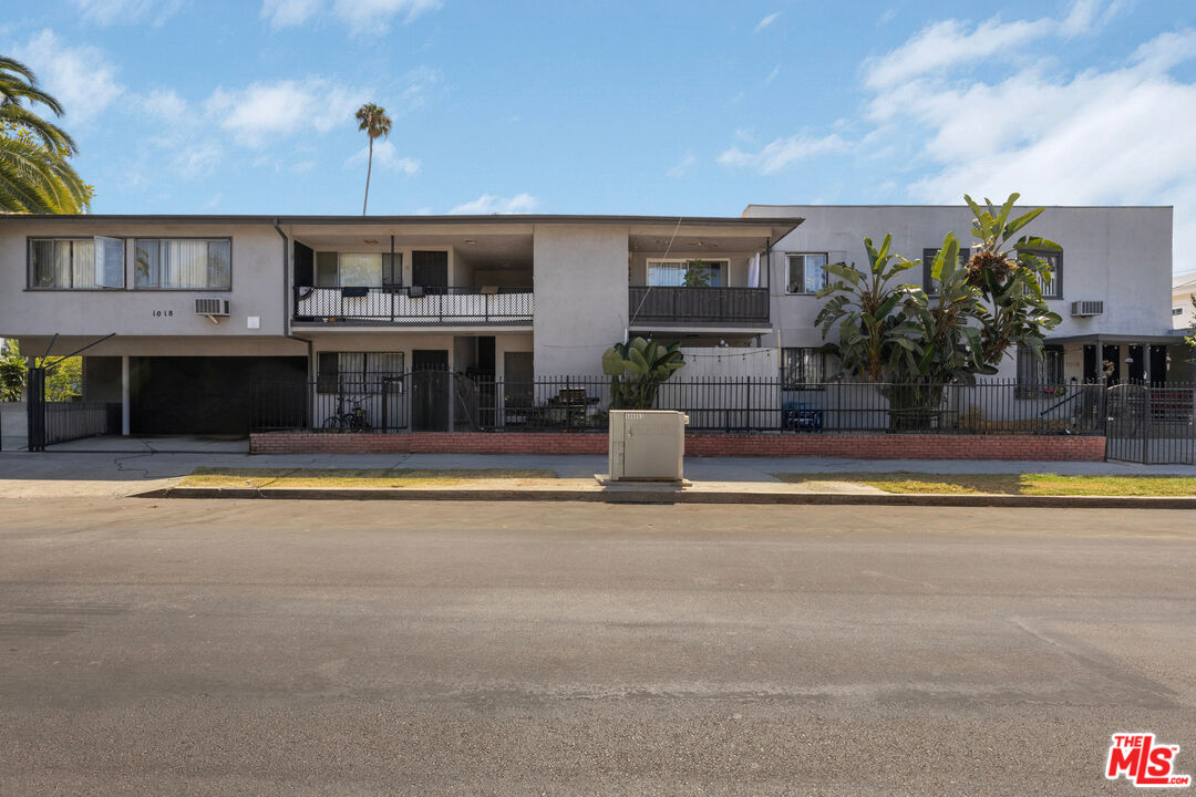 Property photo for 1014 N El Centro Ave, Los Angeles, CA