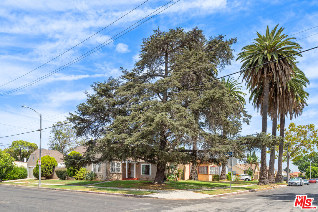 Property photo for 2059 W 78th St, Los Angeles, CA