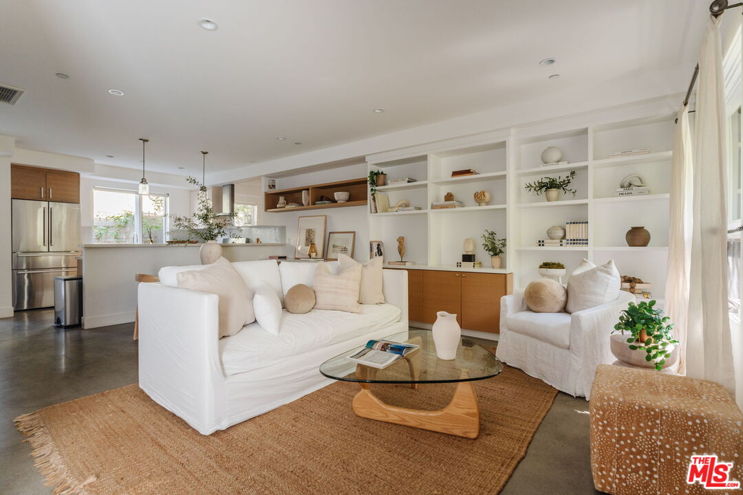 Property photo for 811 19th St, #2, Santa Monica, CA