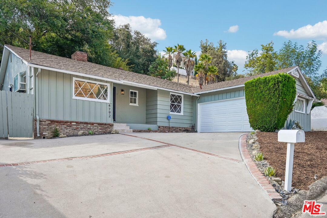 Property photo for 4792 Excelente Dr, Los Angeles, CA
