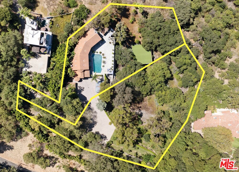 Property photo for 13355 Mulholland Dr, Beverly Hills, CA