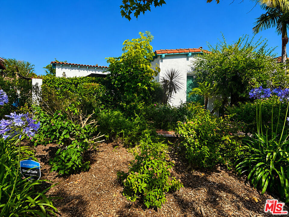 Property photo for 116 N Vista St, Los Angeles, CA
