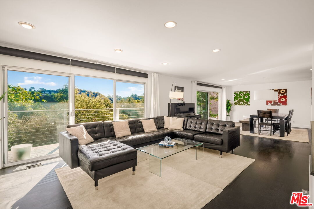 Property photo for 2388 Kimridge Rd, Beverly Hills, CA