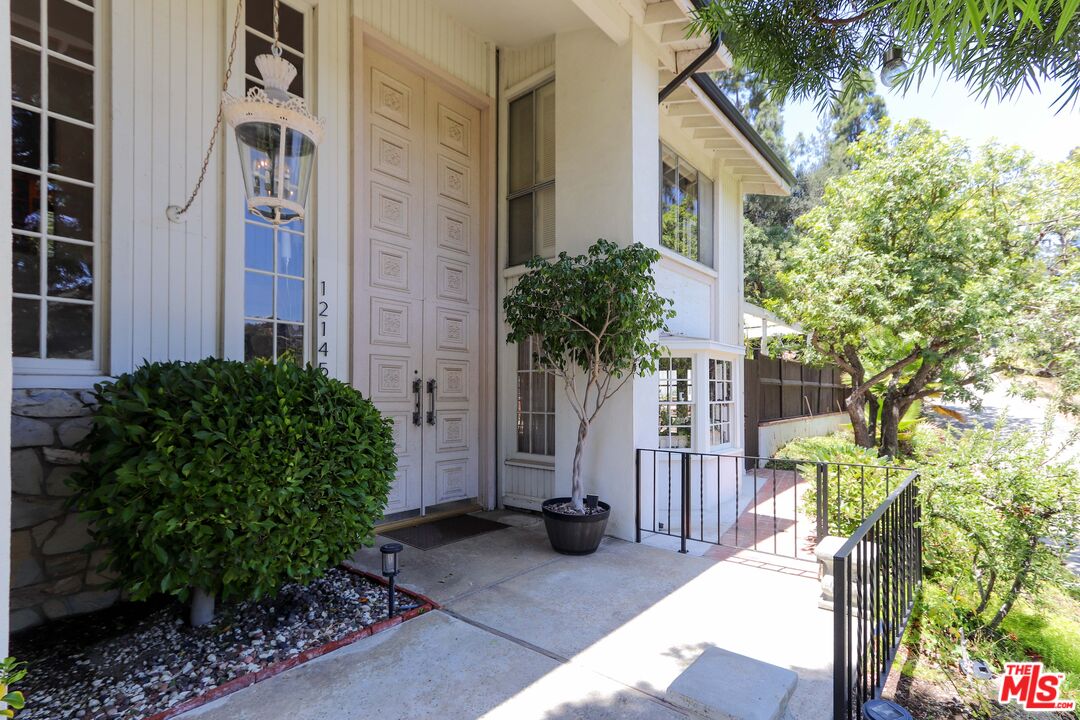 Property photo for 12145 La Casa Ln, Los Angeles, CA
