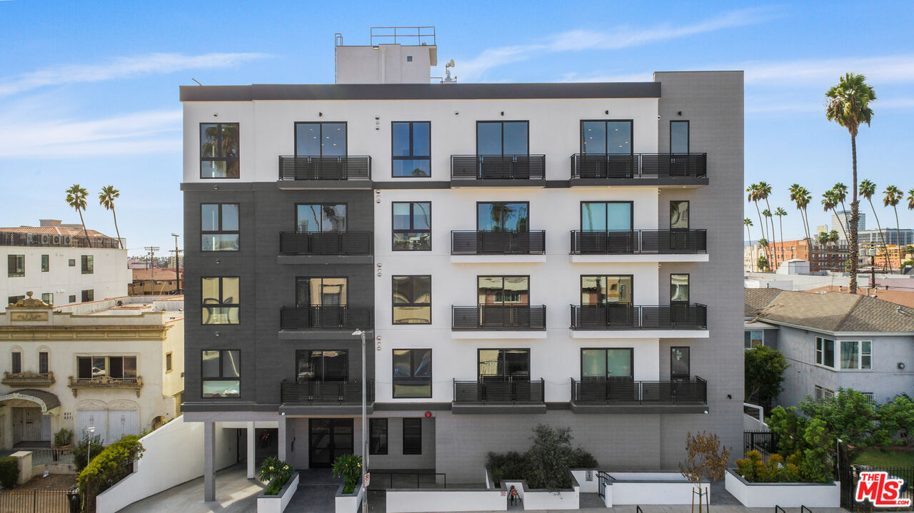 Property photo for 927 Fedora St, #301, Los Angeles, CA