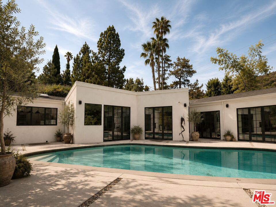 Property photo for 13019 Sky Valley Rd, Los Angeles, CA