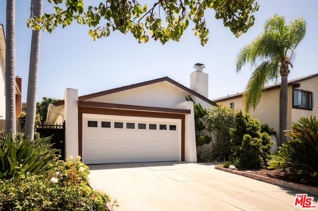 Property photo for 12556 Rosy Cir, Los Angeles, CA