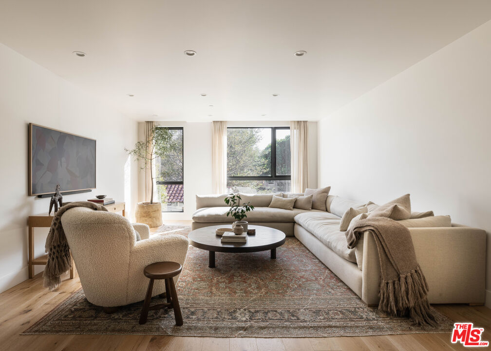 Property photo for 724 N Croft Ave, #306, Los Angeles, CA