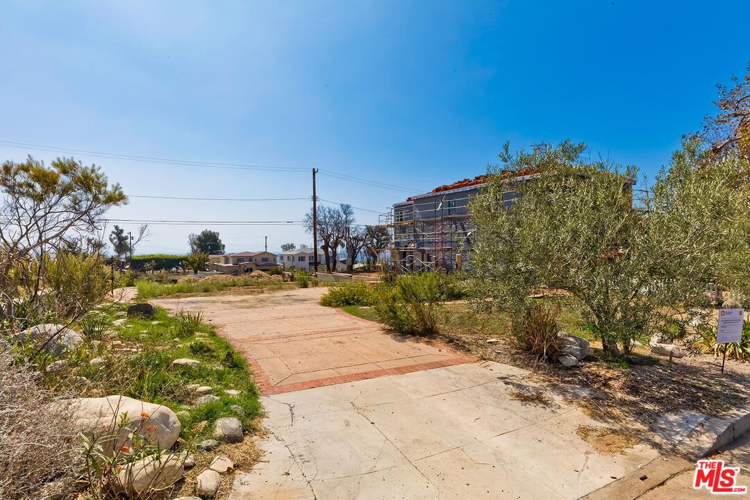 Property photo for 16942 Bollinger Dr, Los Angeles, CA