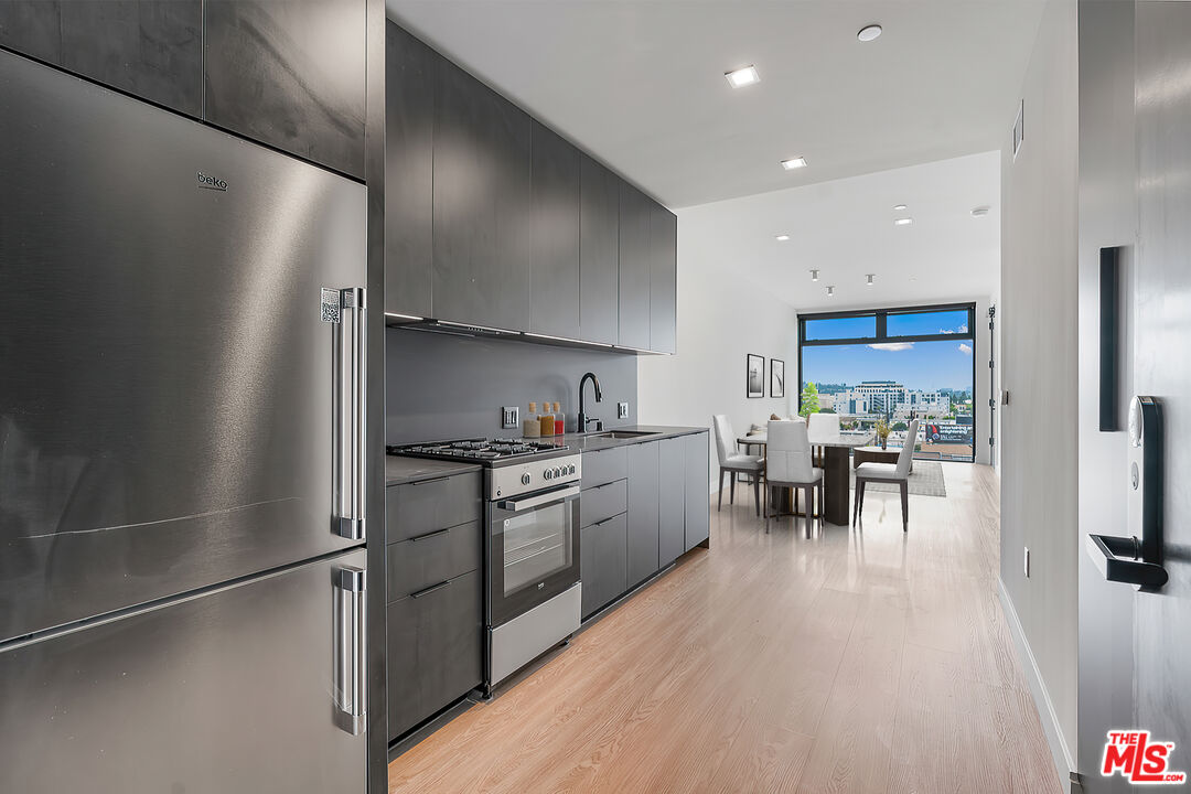 Property photo for 3688 Overland Ave, #522, Los Angeles, CA