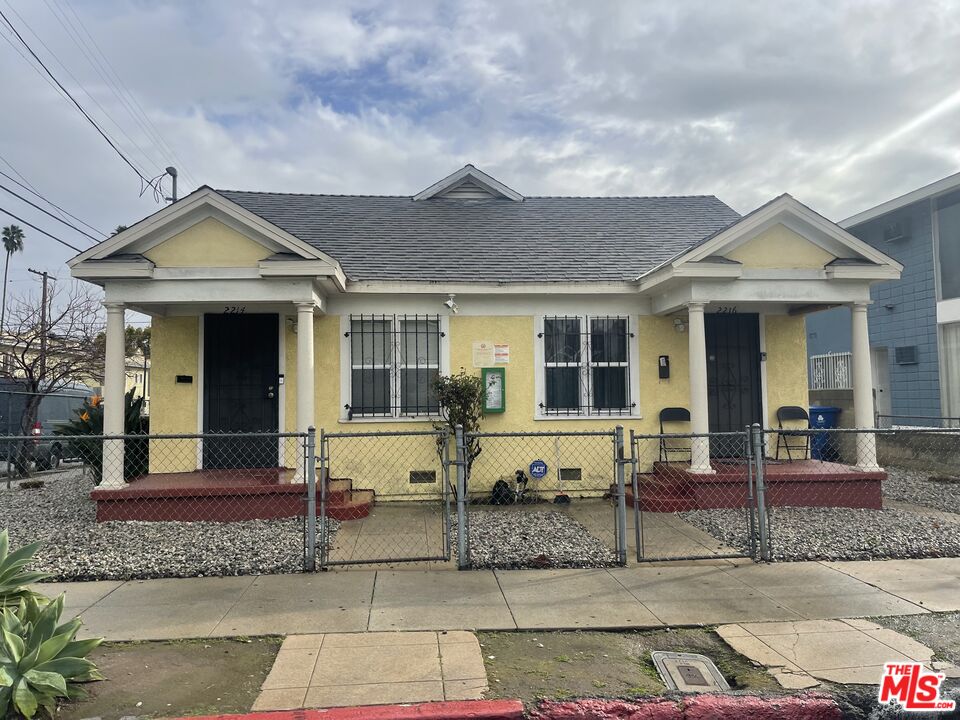 Property photo for 2711 Cimarron St, Los Angeles, CA