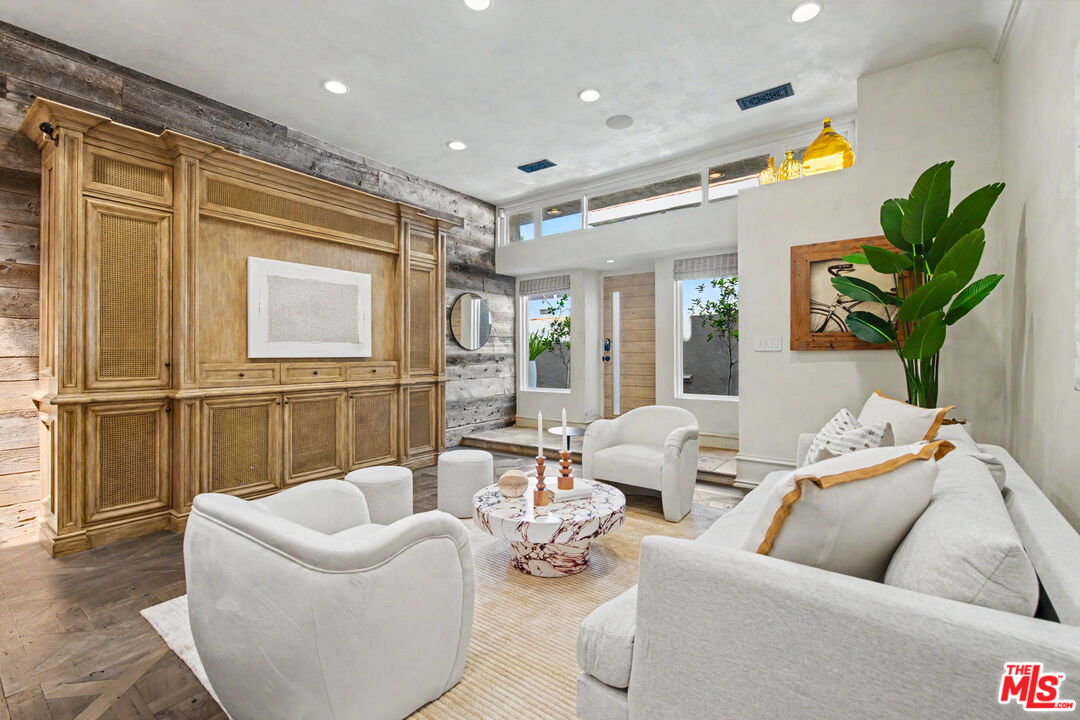 Property photo for 2408 34th St, #4, Santa Monica, CA