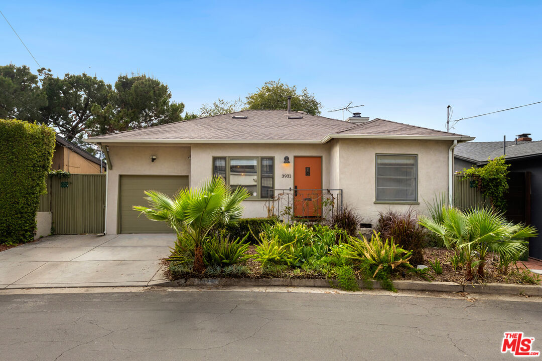 Property photo for 3931 Prospect Ave, Los Angeles, CA