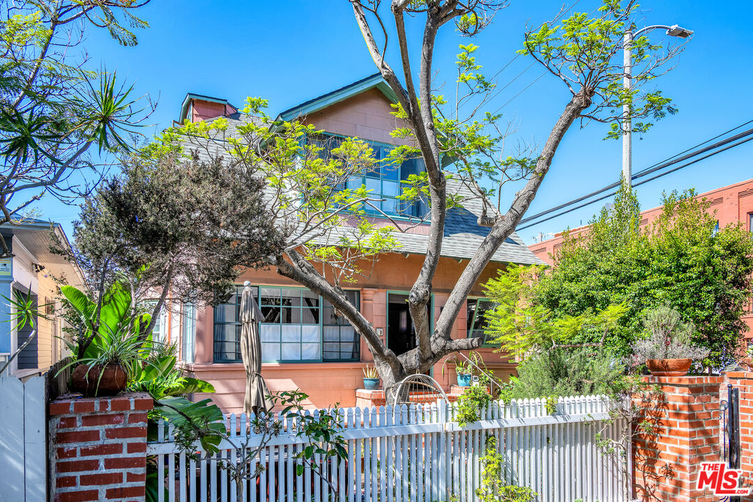 Property photo for 59 Dudley Ave, Los Angeles, CA