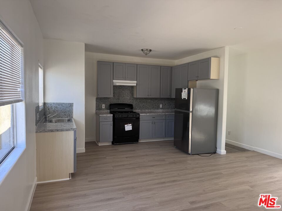 Property photo for 10406 Avalon Blvd, Los Angeles, CA